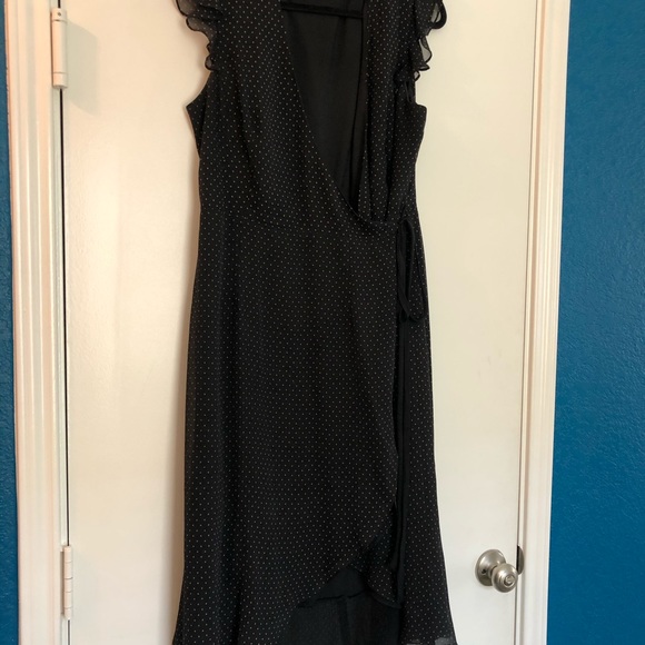 Ruffles, V-Neck, Polka Dot Dress - Picture 4 of 5